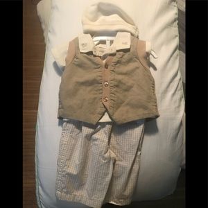 FAO Schwartz 3 piece set w/ hat